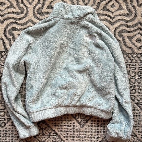 The North Face fleece in powder blue girls size 10/12 - Picture 4 of 4